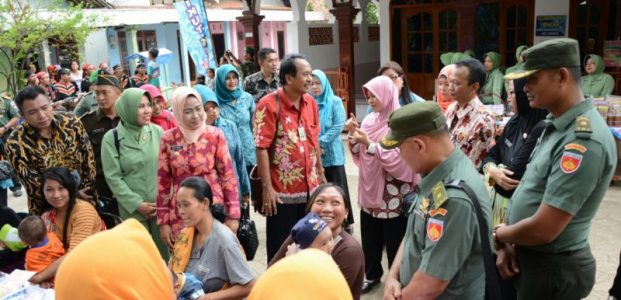 TNI Menunggal Untuk Rakyat TNI Menunggal Untuk Rakyat
