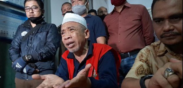 Pelawak Nurul Qomar Resmi Ditahan Kejari Brebes Pelawak Nurul Qomar Resmi Ditahan Kejari Brebes
