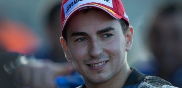 Lorenzo Sabet Penghargaan Khusus dalam Acara FIM Lorenzo Sabet Penghargaan Khusus dalam Acara FIM