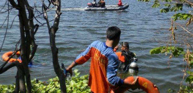 Pencarian Bocah Terseret Arus Selokan di Semarang Dilanjut Besok Pencarian Bocah Terseret Arus Selokan di Semarang Dilanjut Besok